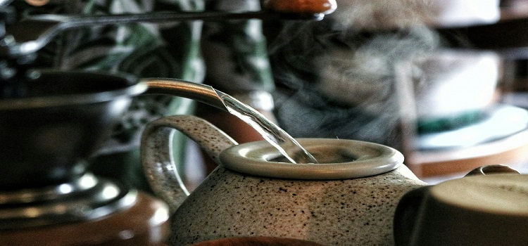 tea kettle vs pot
