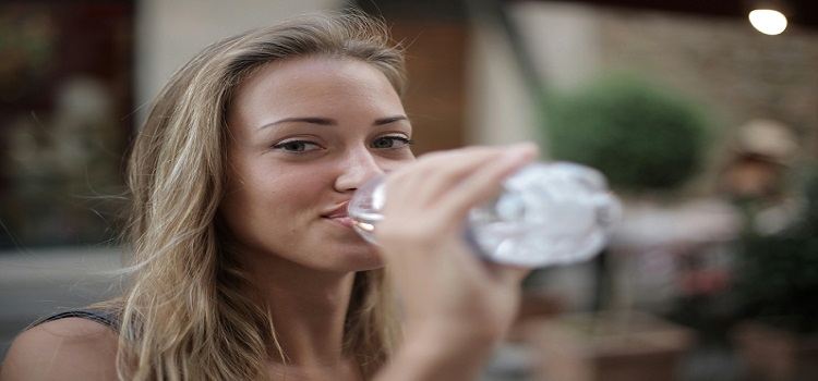 how many 500ml water bottles should i drink a day